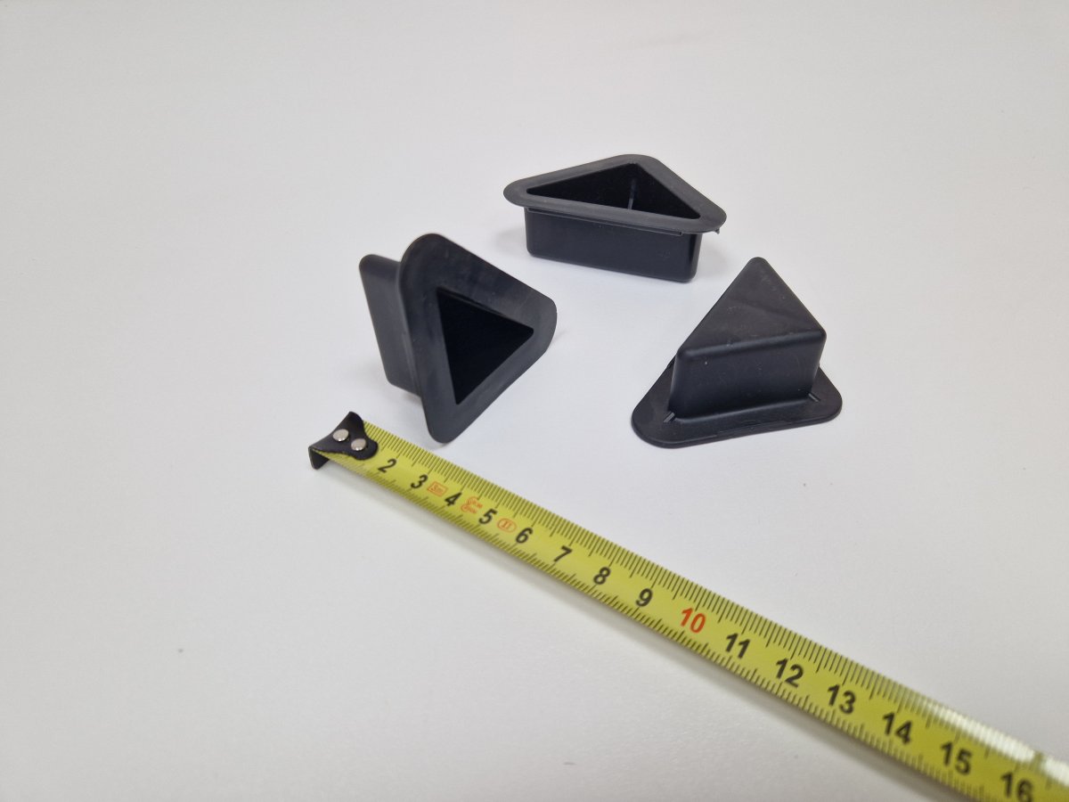 Picior plastic P02 – DGL25 triunghiular